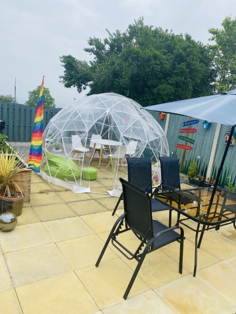 safe, outdoor summer visiting pod